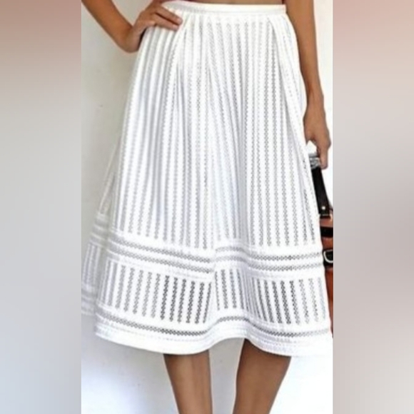 H&M Dresses & Skirts - H&M White A-Line Skirt Lace/Eyelet Size 4